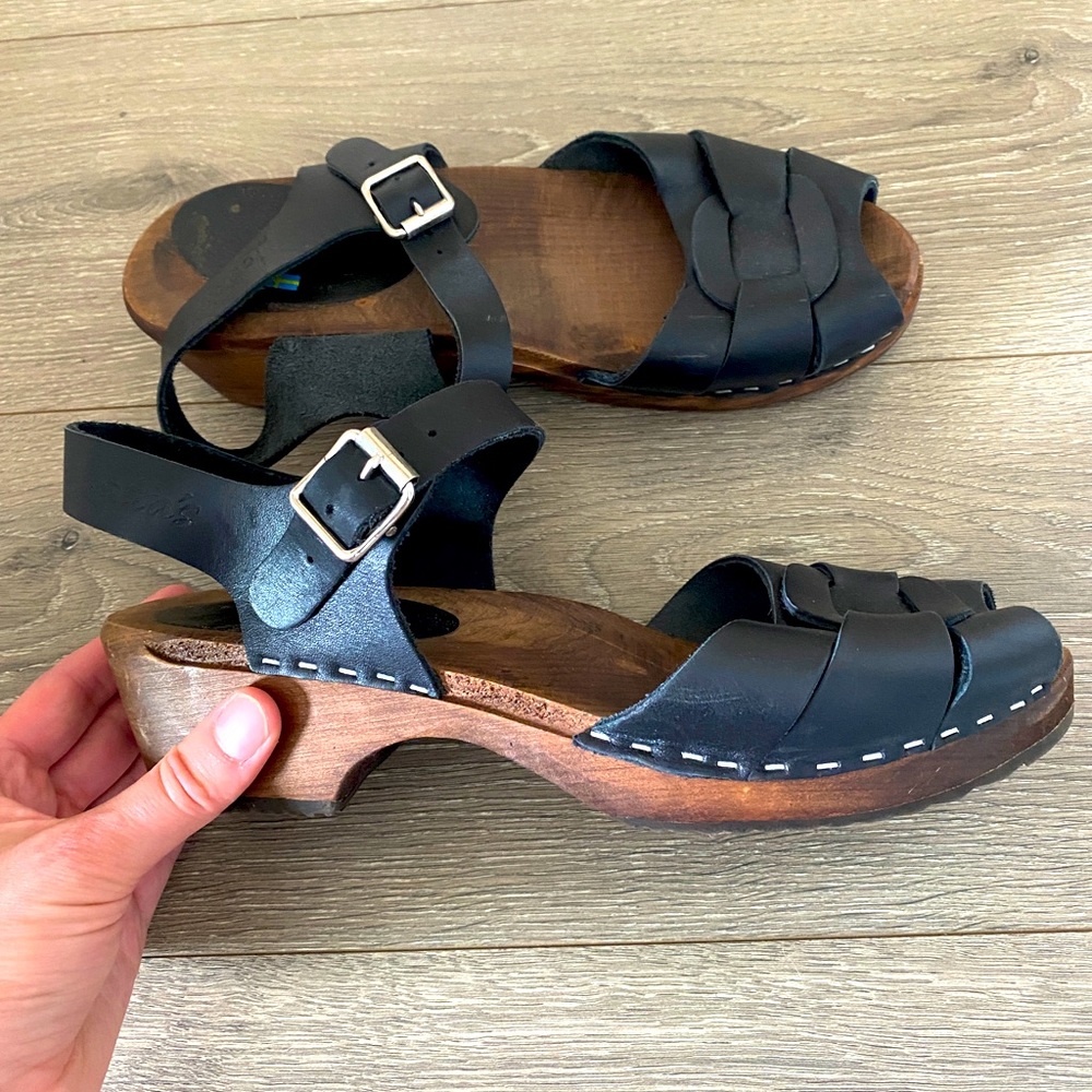 Lotta’s Black Peep-toe Low Clog